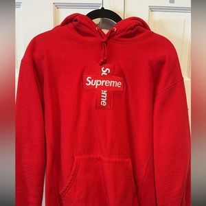SUPREME cross box logo hoodie worn once 10/10 condition